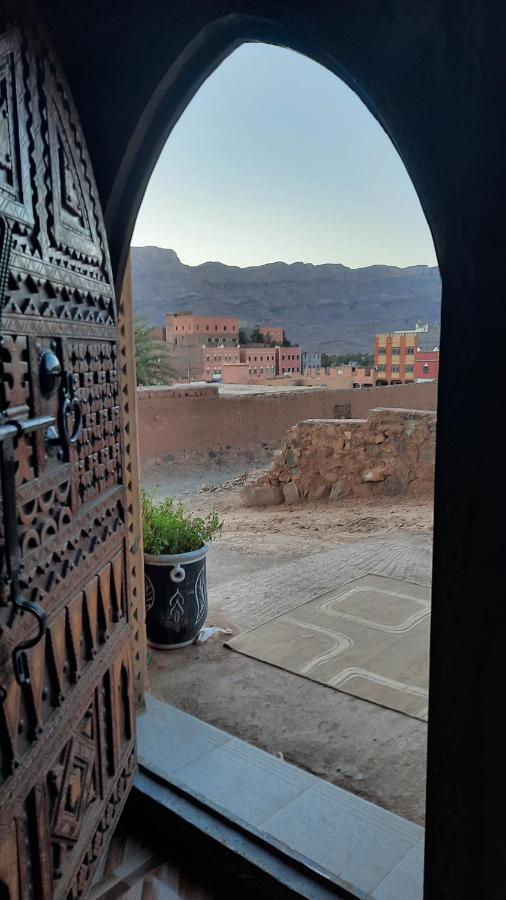 Dar Ilyana Hotel Ait Tiourhza Exterior photo