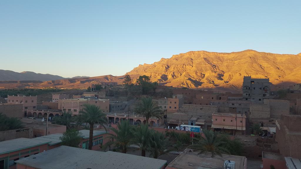 Dar Ilyana Hotel Ait Tiourhza Exterior photo