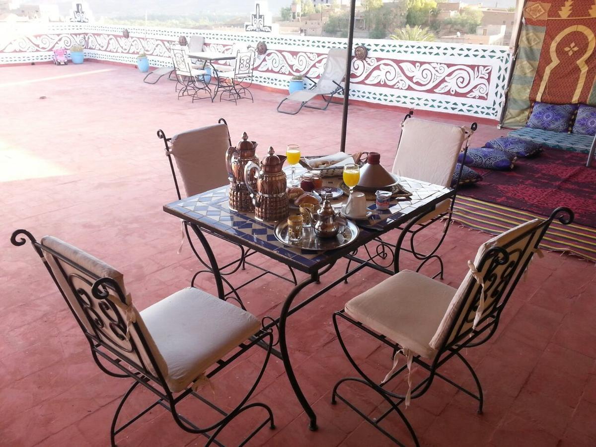 Dar Ilyana Hotel Ait Tiourhza Exterior photo